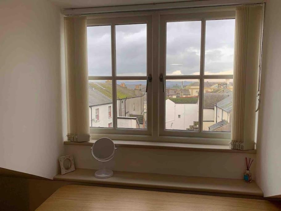 4 Bedroom House, Central Ълвърстън Екстериор снимка